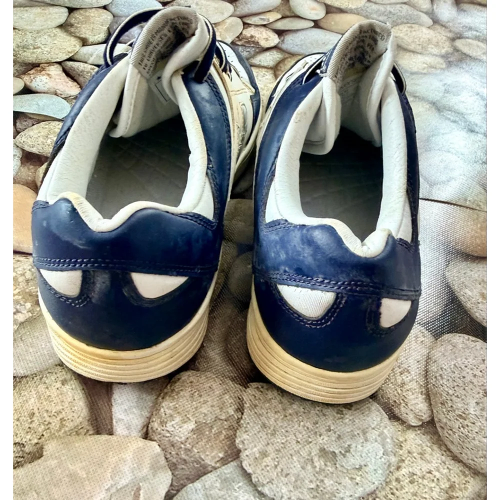 Converse Sneakers - Picture 5 of 10